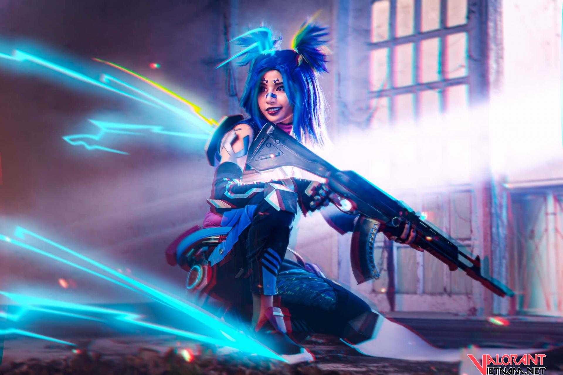 Neon ngay lập tức được cosplay dù chưa ra mắt